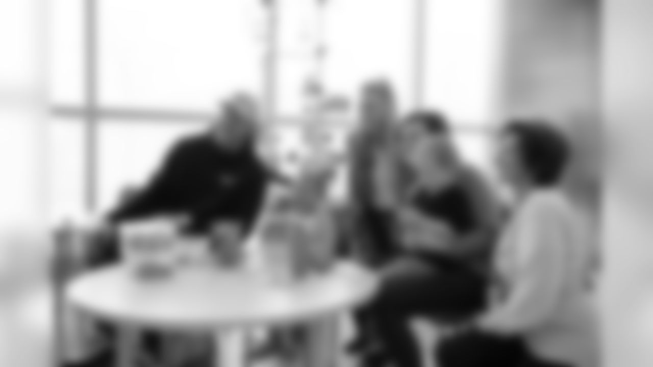 2018_1120_CR_HolidayHuddleThanksgiving_0002