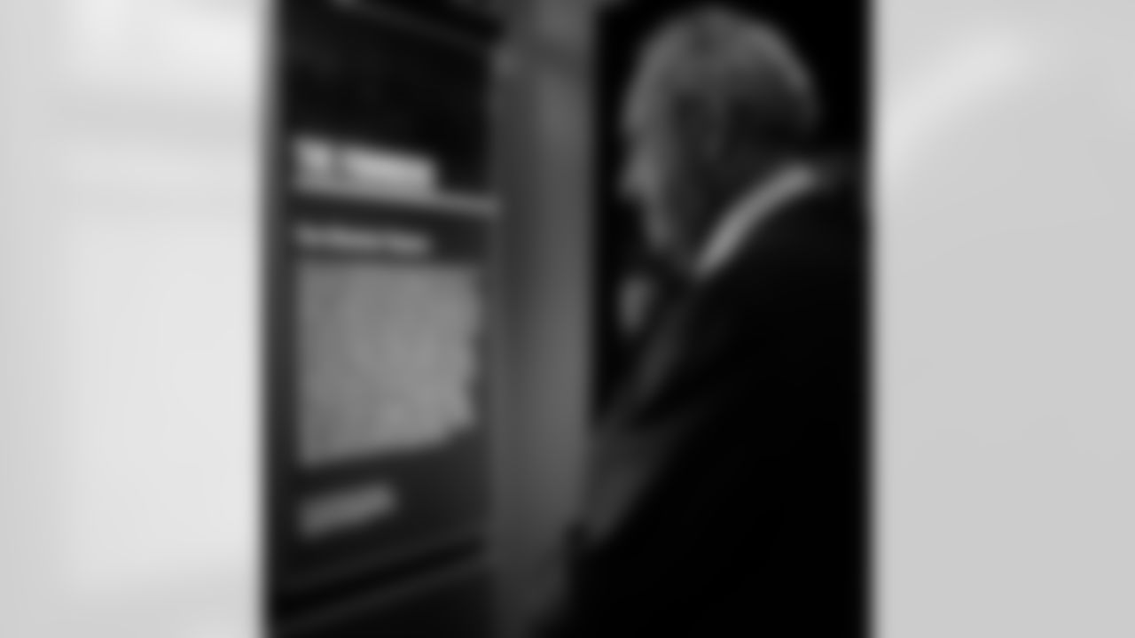 L1390872