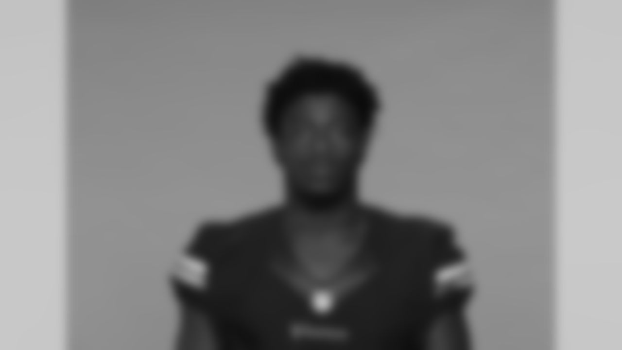 16 WR Davion Davis