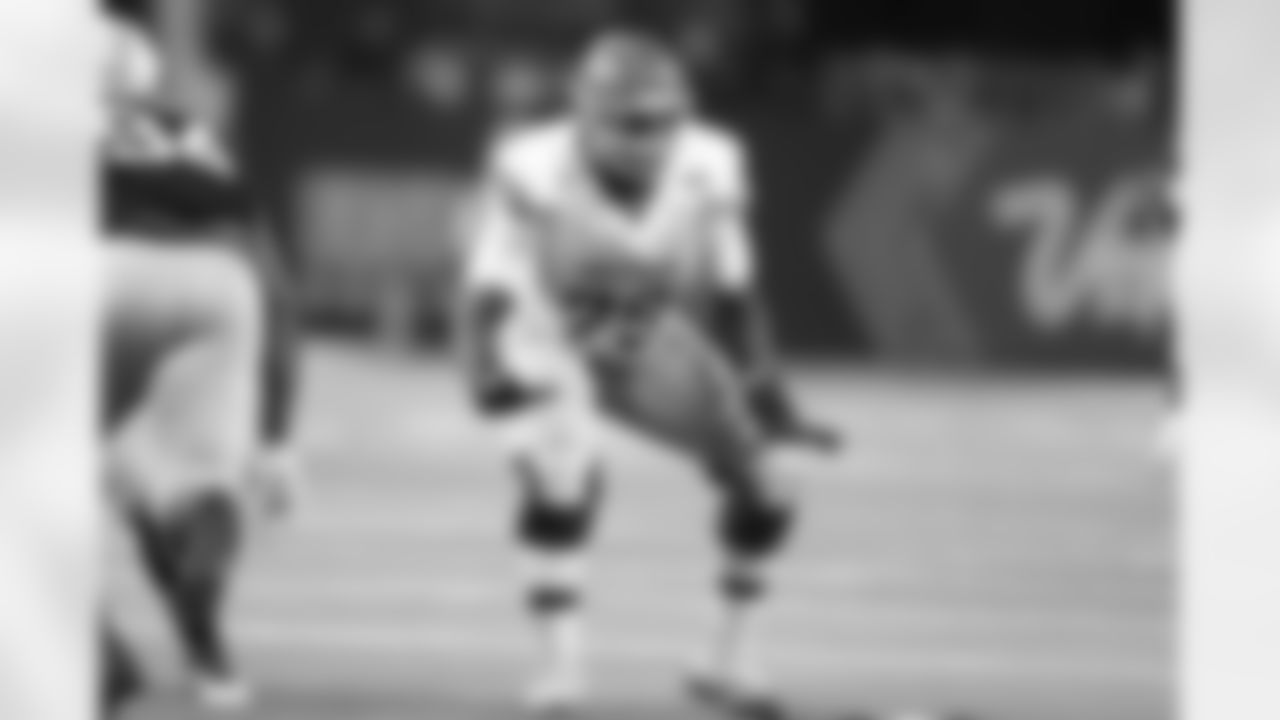 T Vederian Lowe