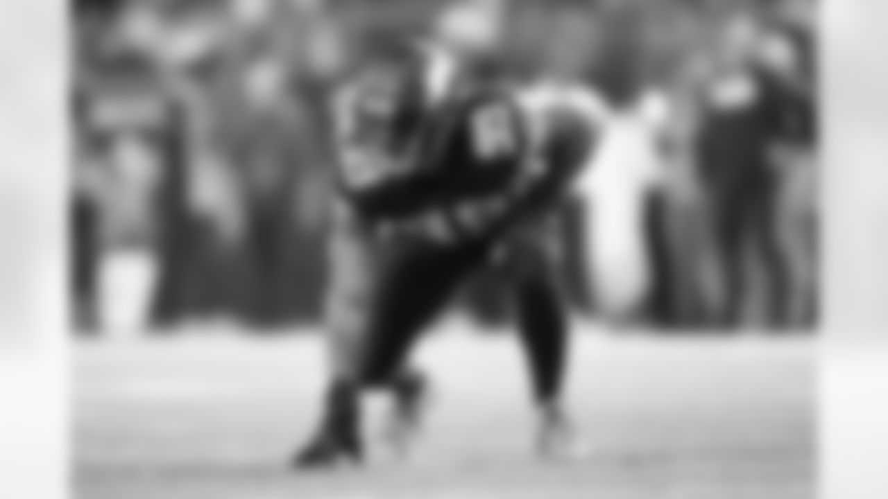 99 OLB Danielle Hunter