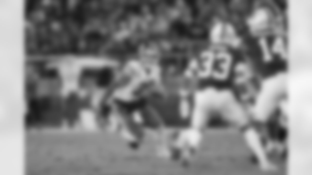 QB Jaren Hall