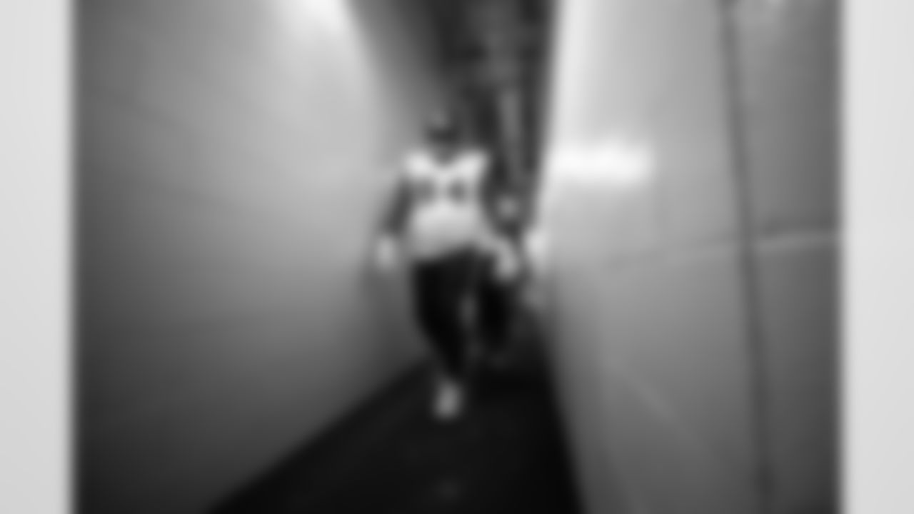 DL Dalvin Tomlinson