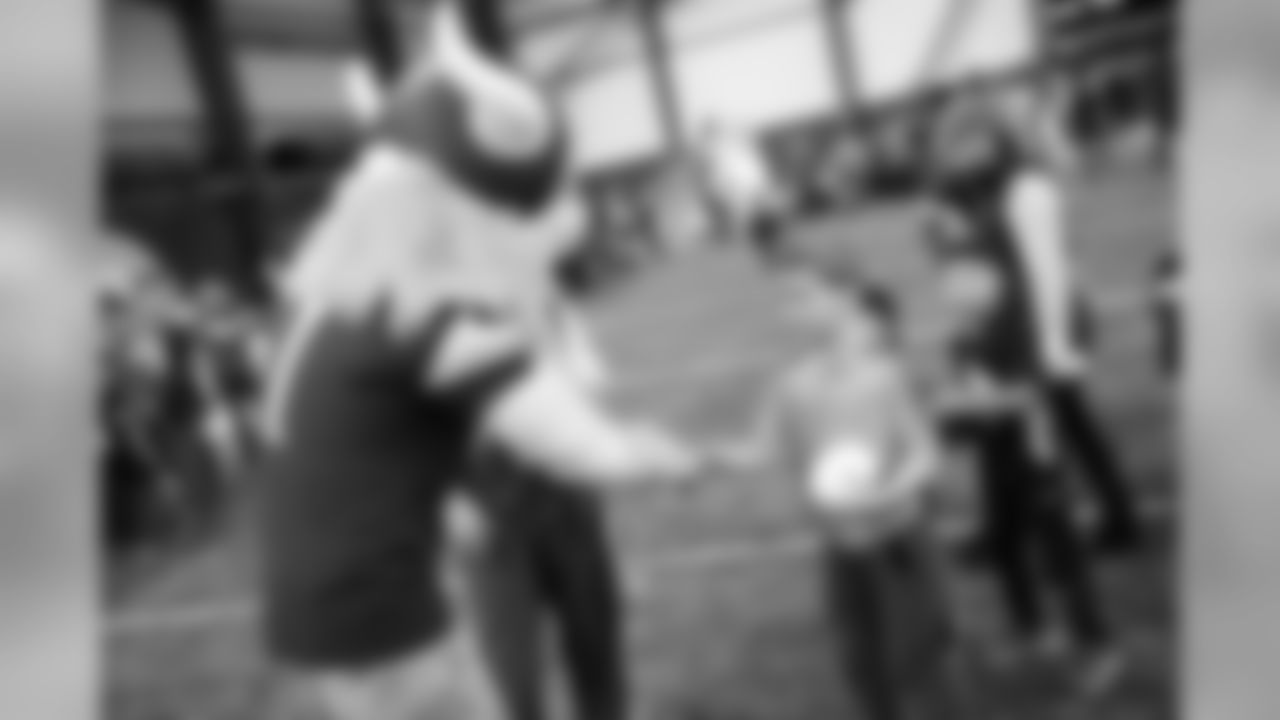 2018_1204_CR_AdoptionFunFest_0052