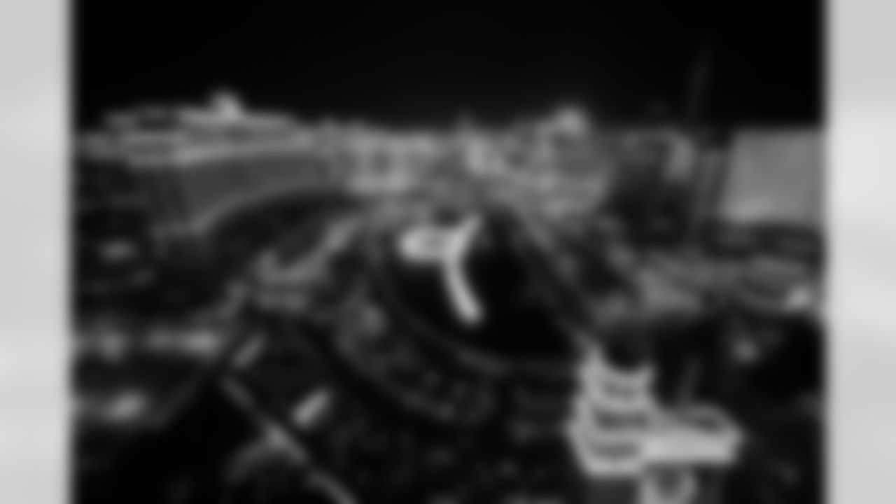AP_22118168337377
