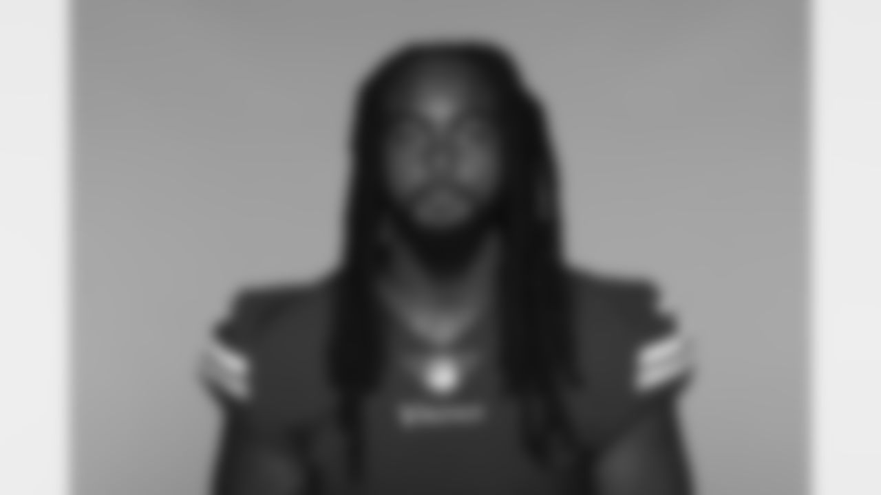 91 OLB Pat Jones II