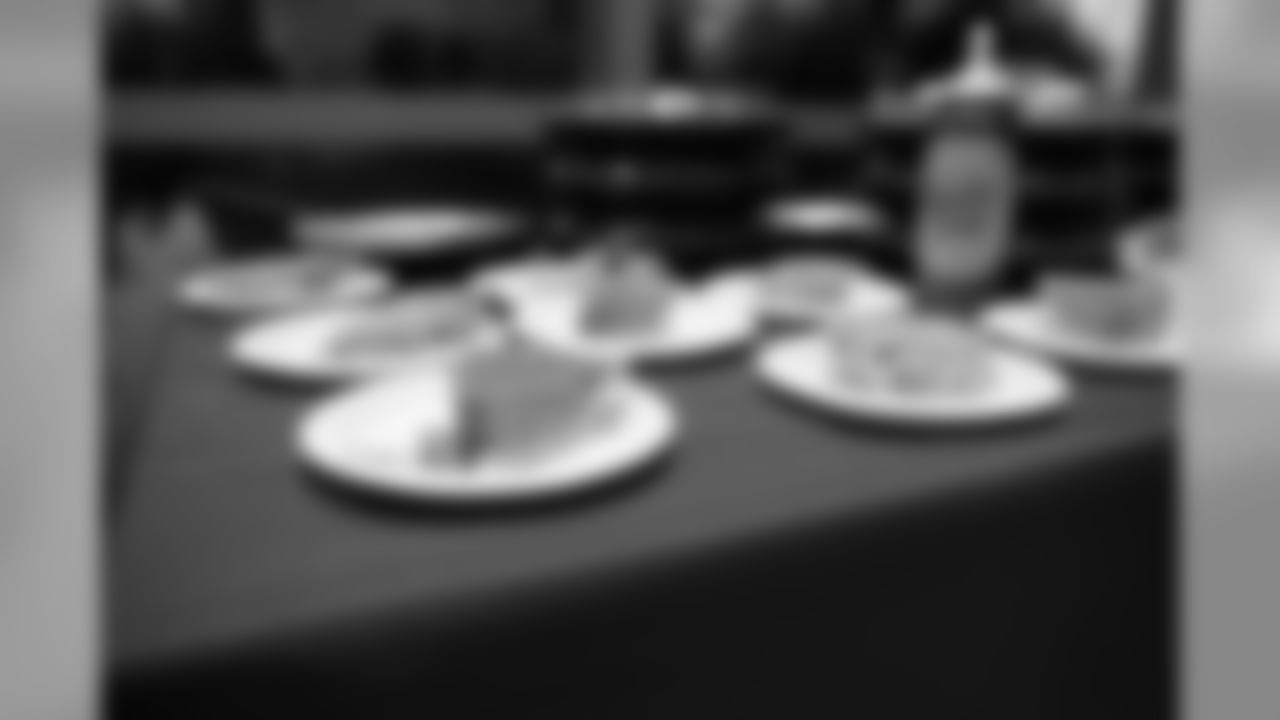 2018_1120_CR_HolidayHuddleThanksgiving_0025