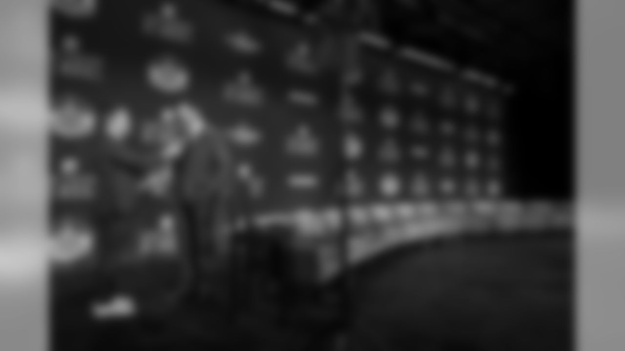 2020_0201_NFLHonors_HOF_SteveHutchinson_0015