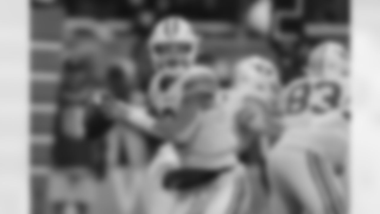 QB Jaren Hall