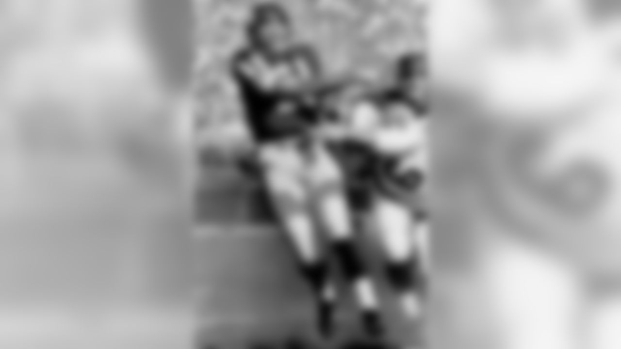 Joe Kapp (Sept. 28, 1969) [7 passing touchdowns against Baltimore Colts] = Vikings quarterback Joe Kapp tied an NFL record in 1969 when he threw for an incredible seven touchdowns against the Baltimore Colts, who moved to Indianapolis in 1984.