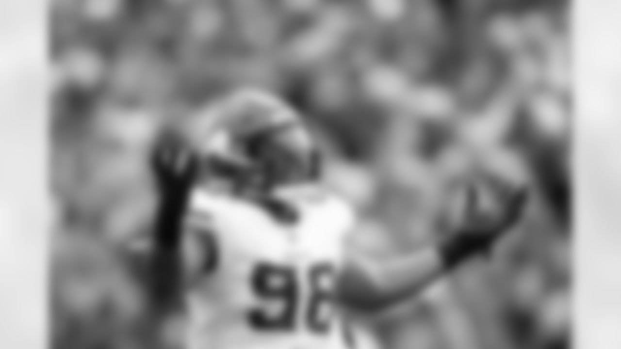 OLB D.J. Wonnum