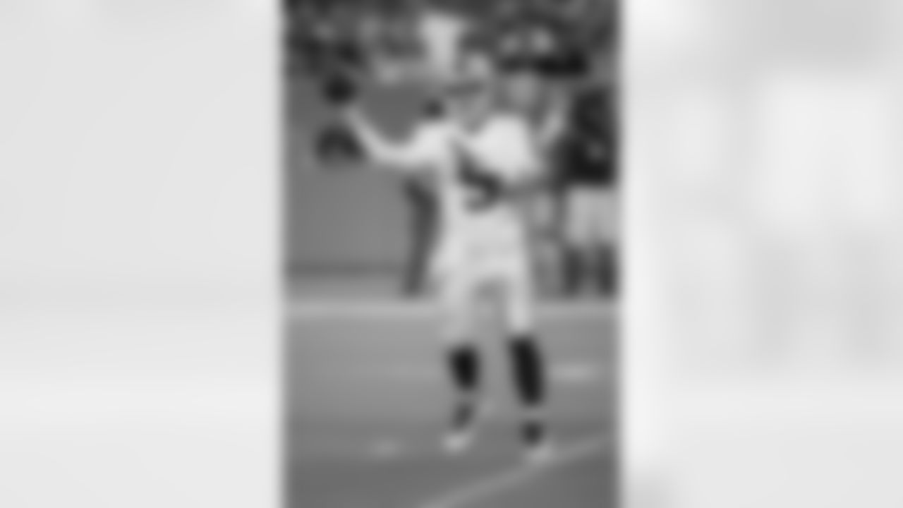 QB Nick Mullens