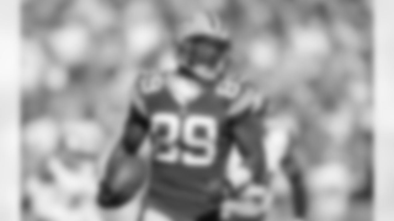 The Packers signed Jones after losing WR Jordy Nelson for the 2015 season with a torn ACL. He was targeted 11 times and had 109 yards and a touchdown in the first game against the Vikings this season.
