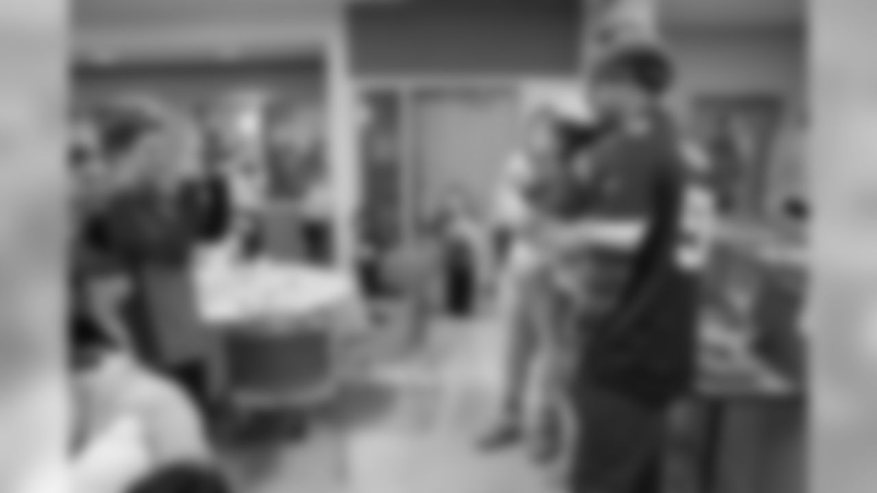20191209_AnthonyBarrsHolidayParty_066