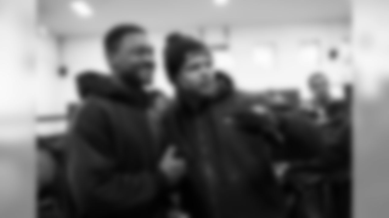 2018_1120_CR_DiggsTurkeyGiveaway_0044