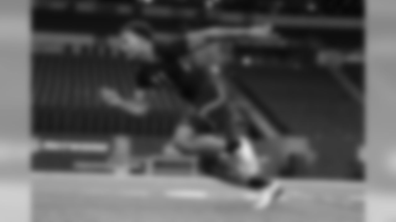 Miami running back Travis Homer runs a drill during the 2019 Scouting Combine,Friday, Mar. 1, 2019 in Indianapolis. (Logan Bowles/NFL)