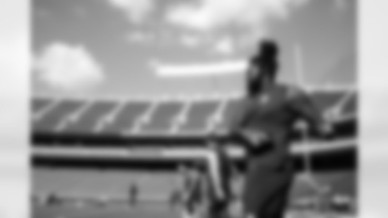 0827_Away-1-2