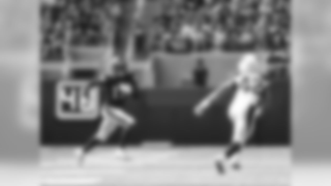 13 WR Dillon Mitchell