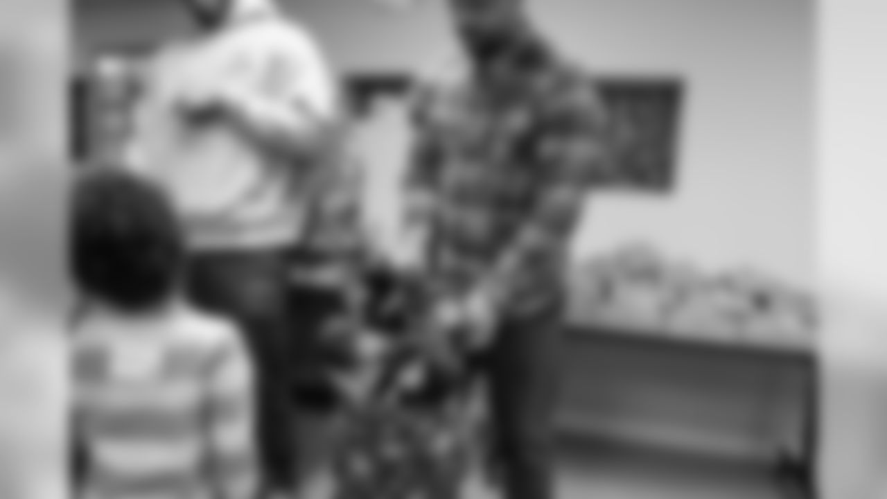 20191209_AnthonyBarrsHolidayParty_113