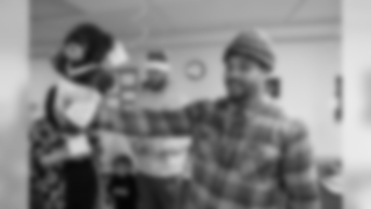 20191209_AnthonyBarrsHolidayParty_157