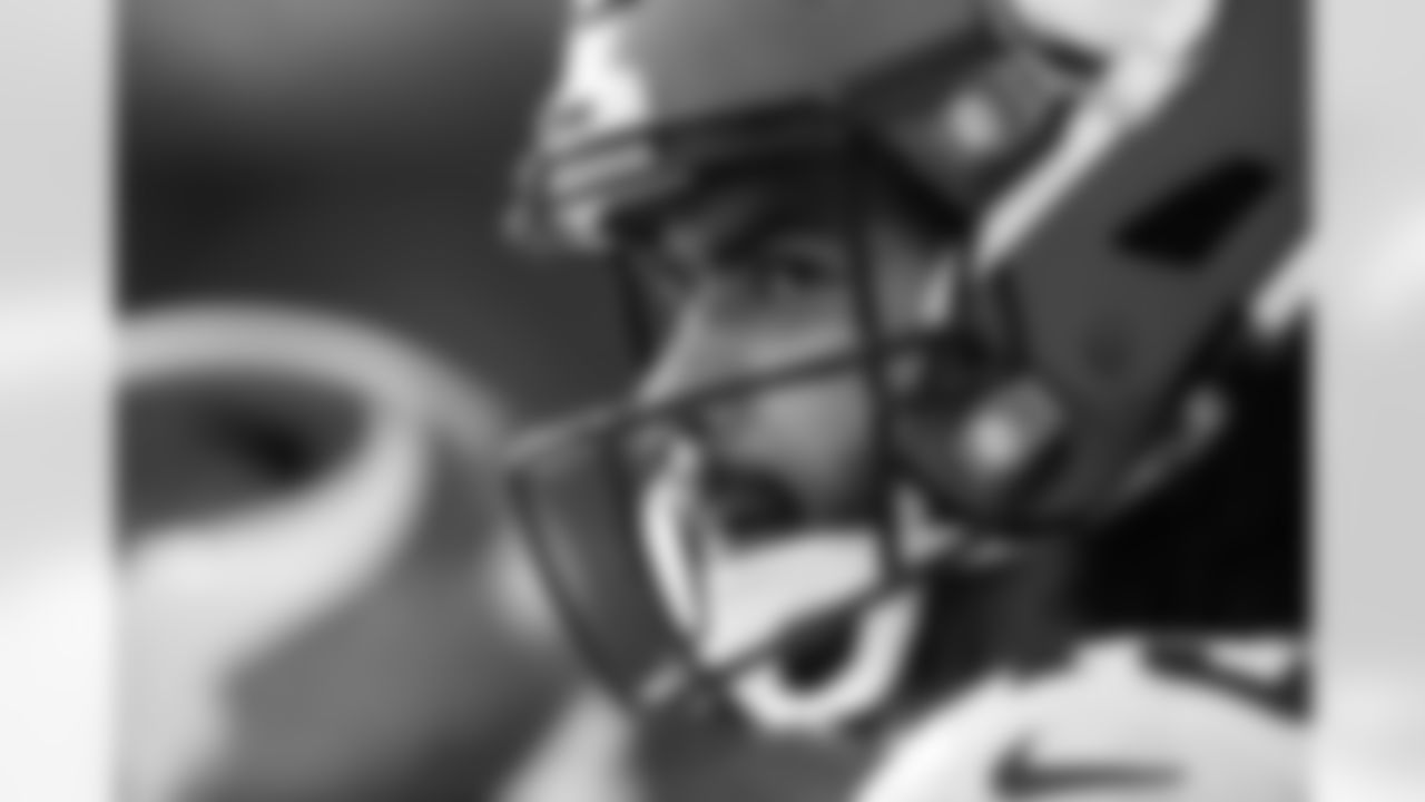 LB Troy Dye
