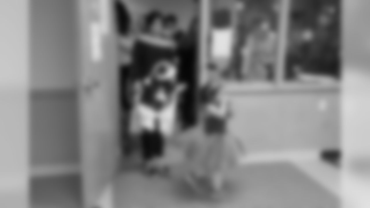 20191209_AnthonyBarrsHolidayParty_096