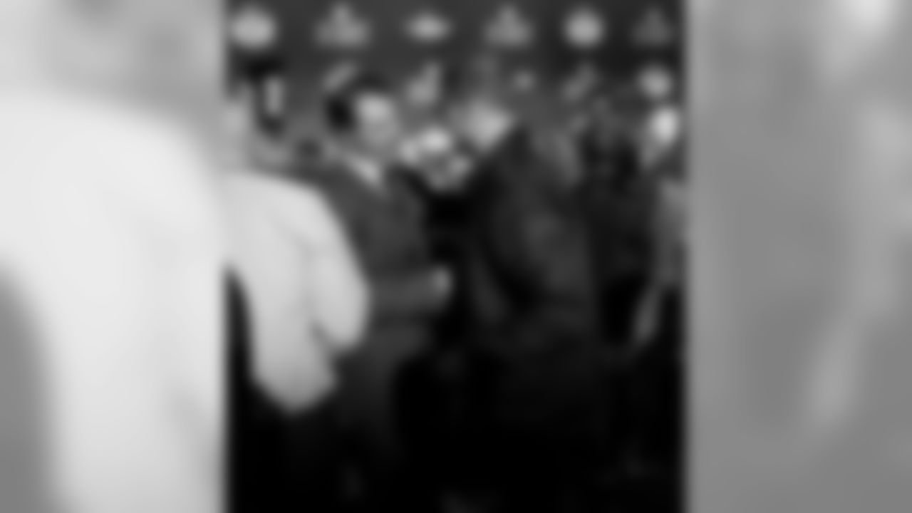 2020_0201_NFLHonors_HOF_SteveHutchinson_0013