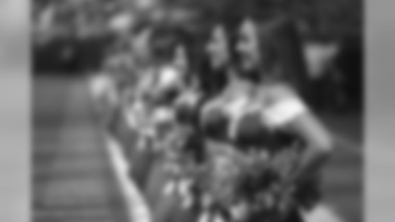 2018_0909_49ers_Cheer_0037