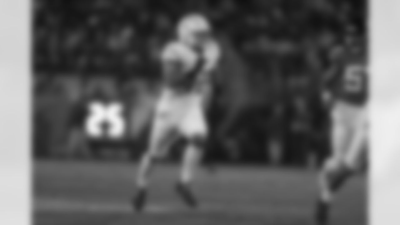 LB Troy Reeder
