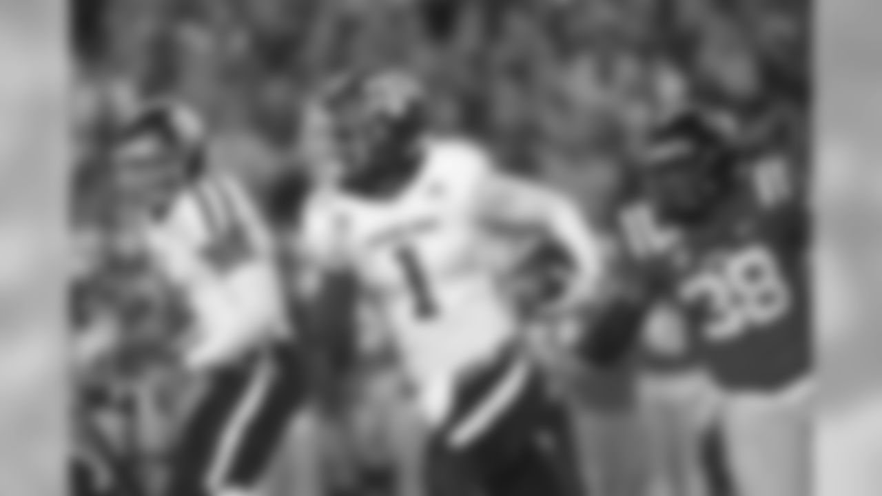 14 WR Quartney Davis
