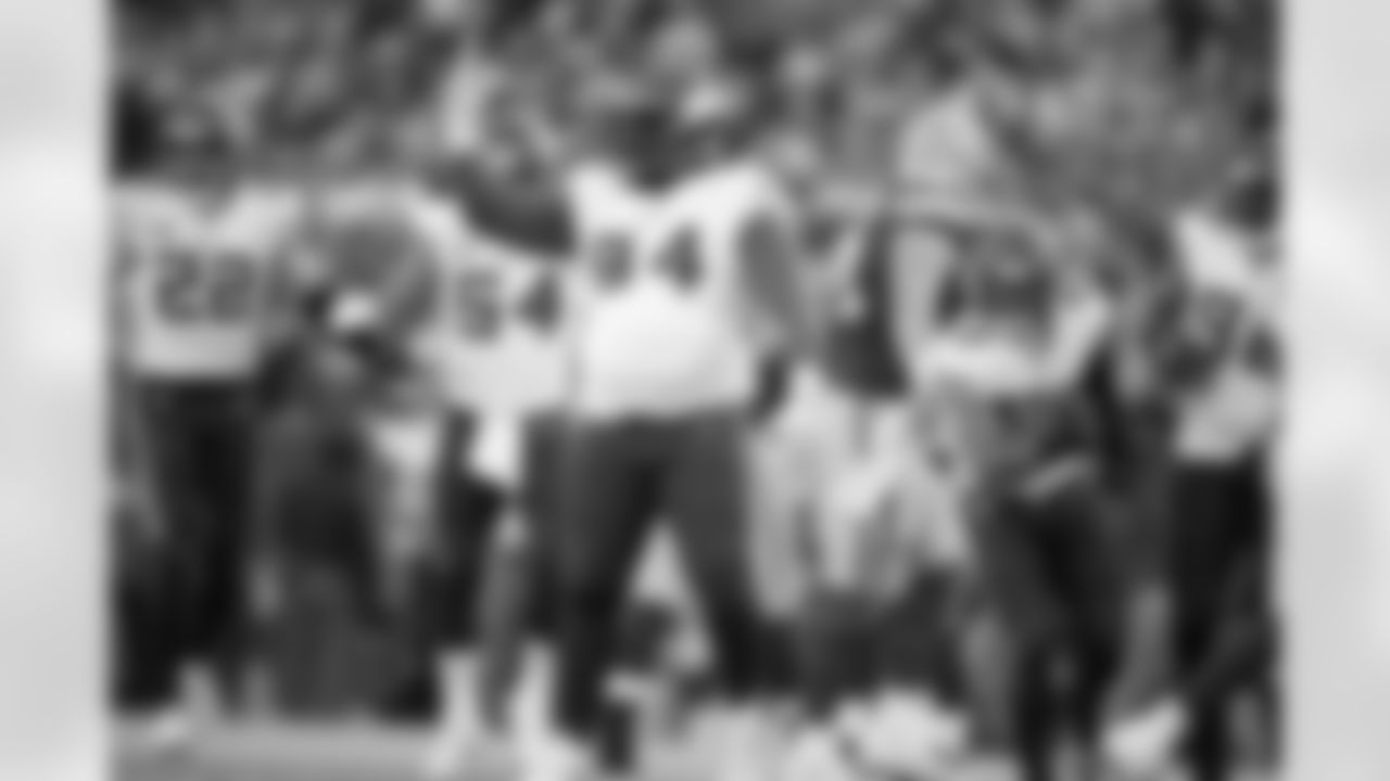 DL Dalvin Tomlinson