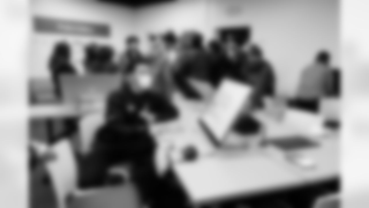 2021_1214_CR_BestBuyTeenTechPanel_0021
