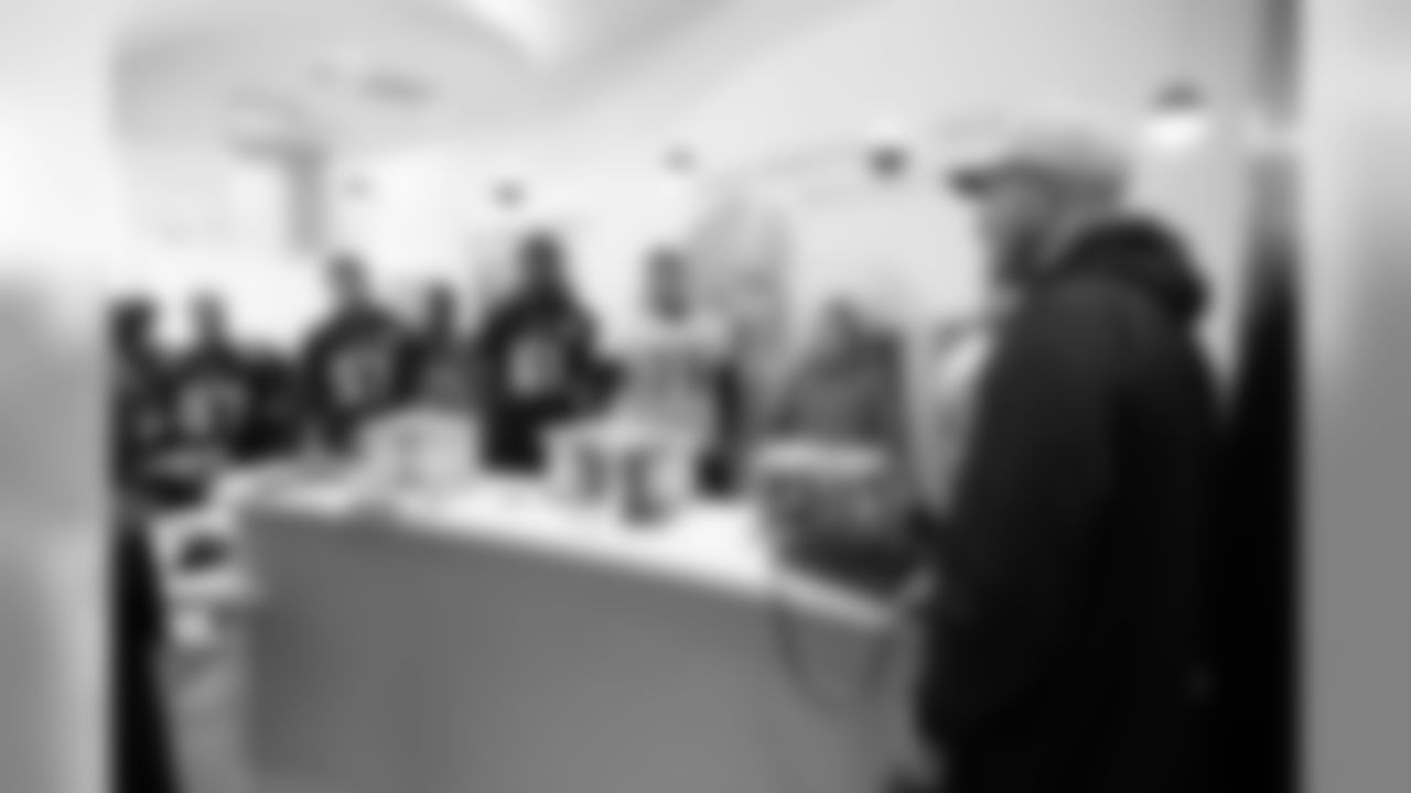 2018_1120_CR_HolidayHuddleThanksgiving_0001