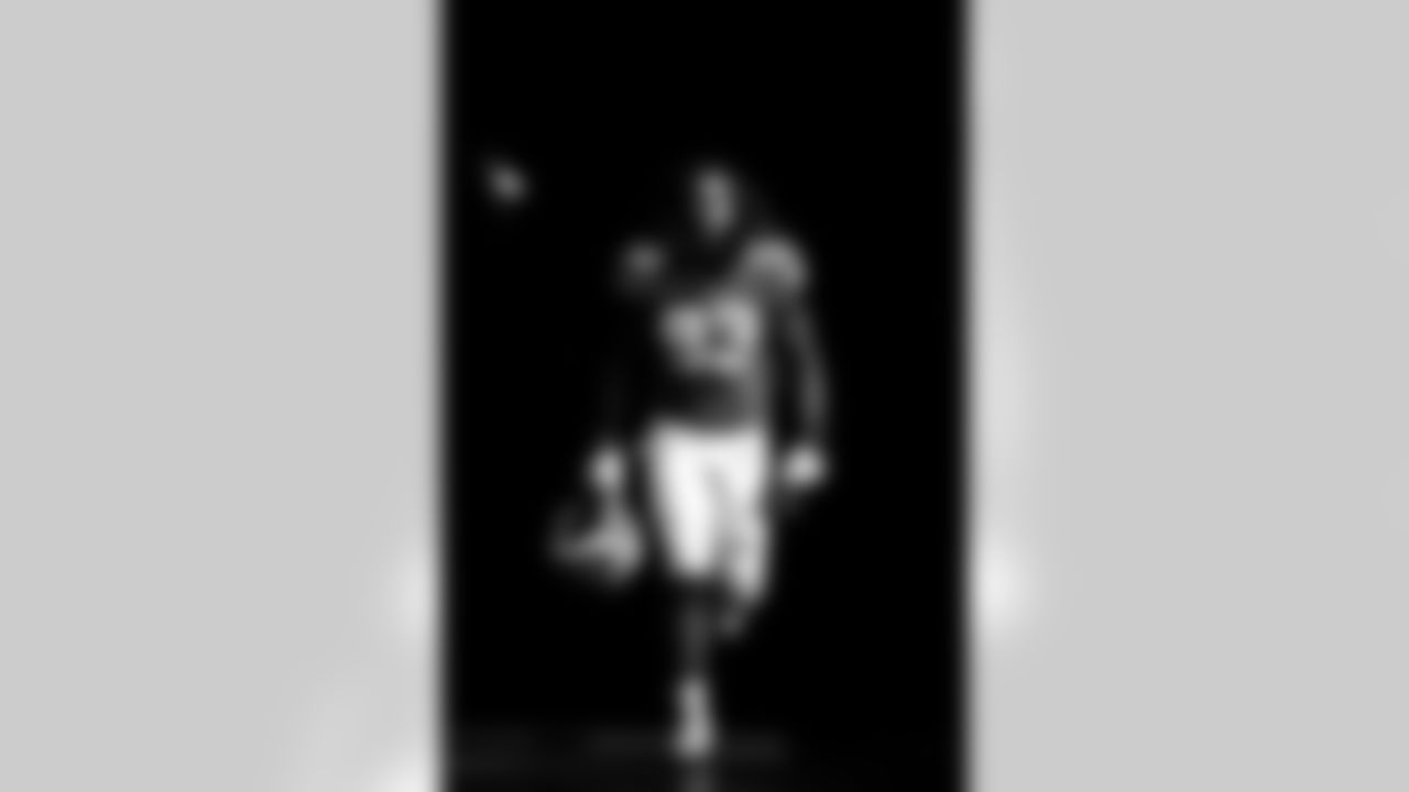 DE Patrick Jones II
