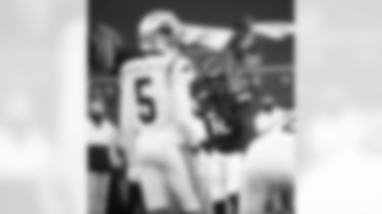 2020_1129_Panthers_Home_0398