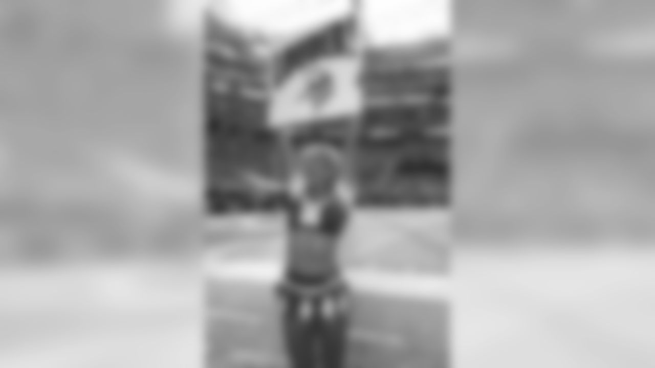 2018_0909_49ers_Cheer_0027