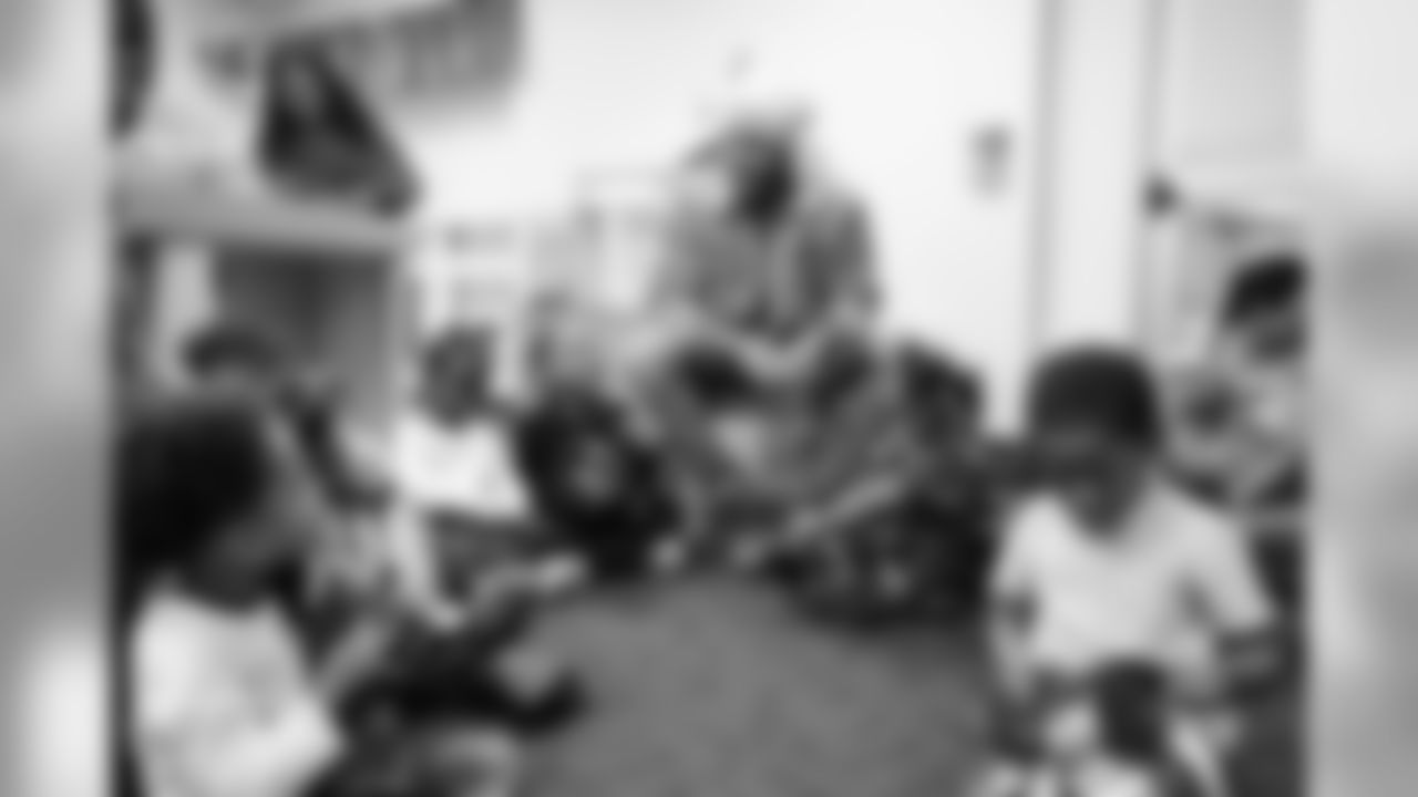 An image from December 4, 2018 of the Anthony Barr Jeremiah Program event during the holidays.