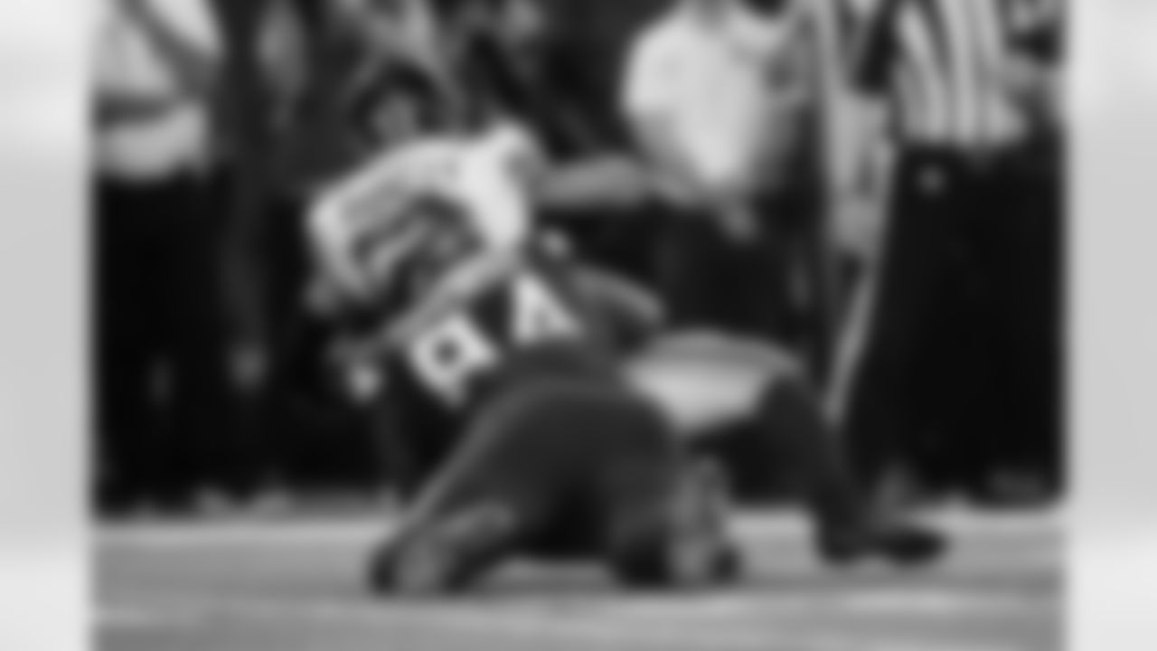 DL Dalvin Tomlinson