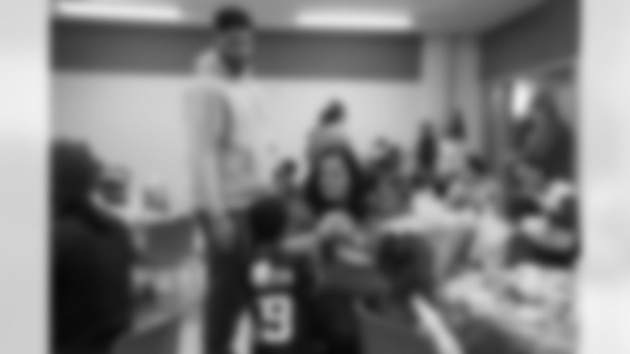 2019_1209_CR_BarrHolidayParty_0047