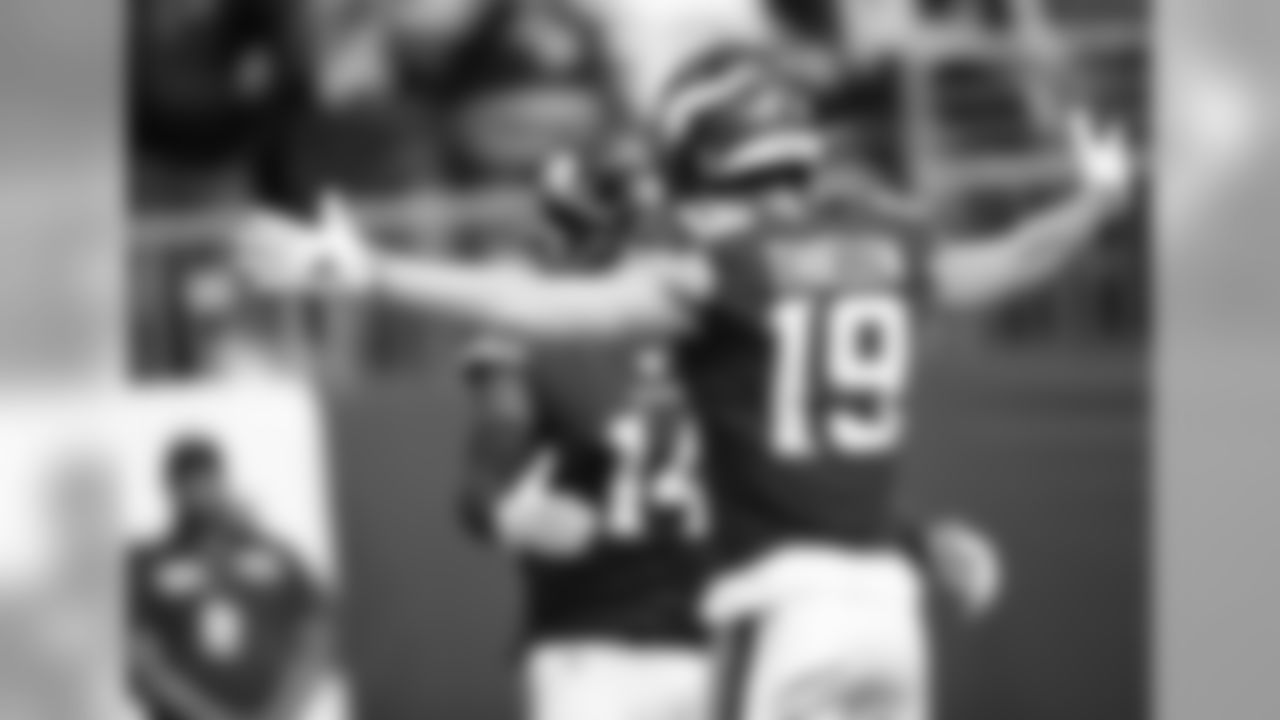 2019_1013_Eagles_TTL_Home_0114
