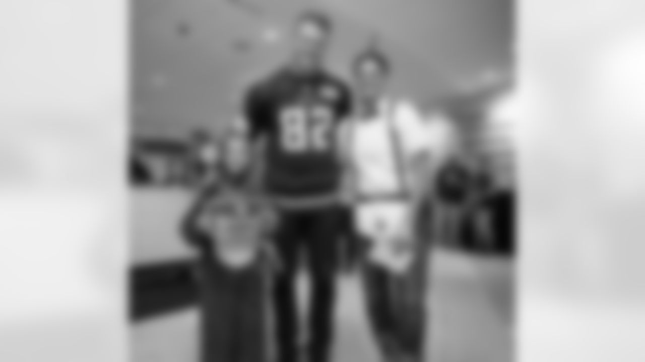 2017_1031_CR_HospitalVisit_HalloweenHuddle_0029