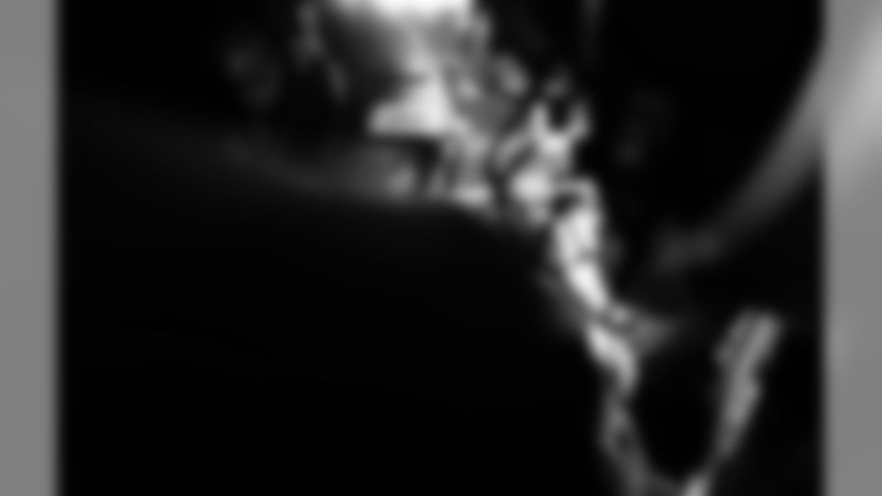 L1890407