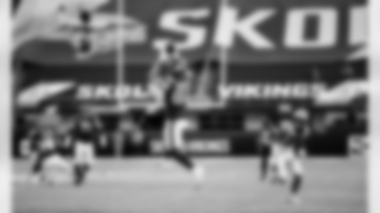 2020_1129_Panthers_Home_TTL_0100
