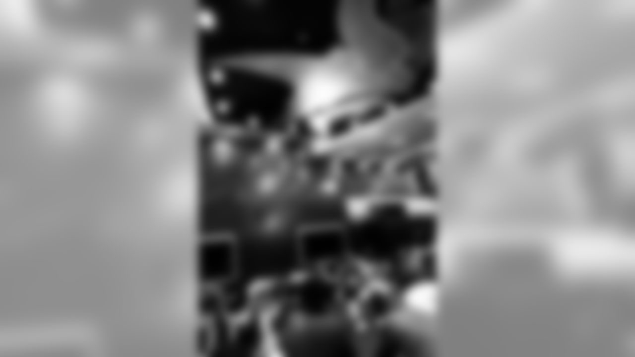 L1210953