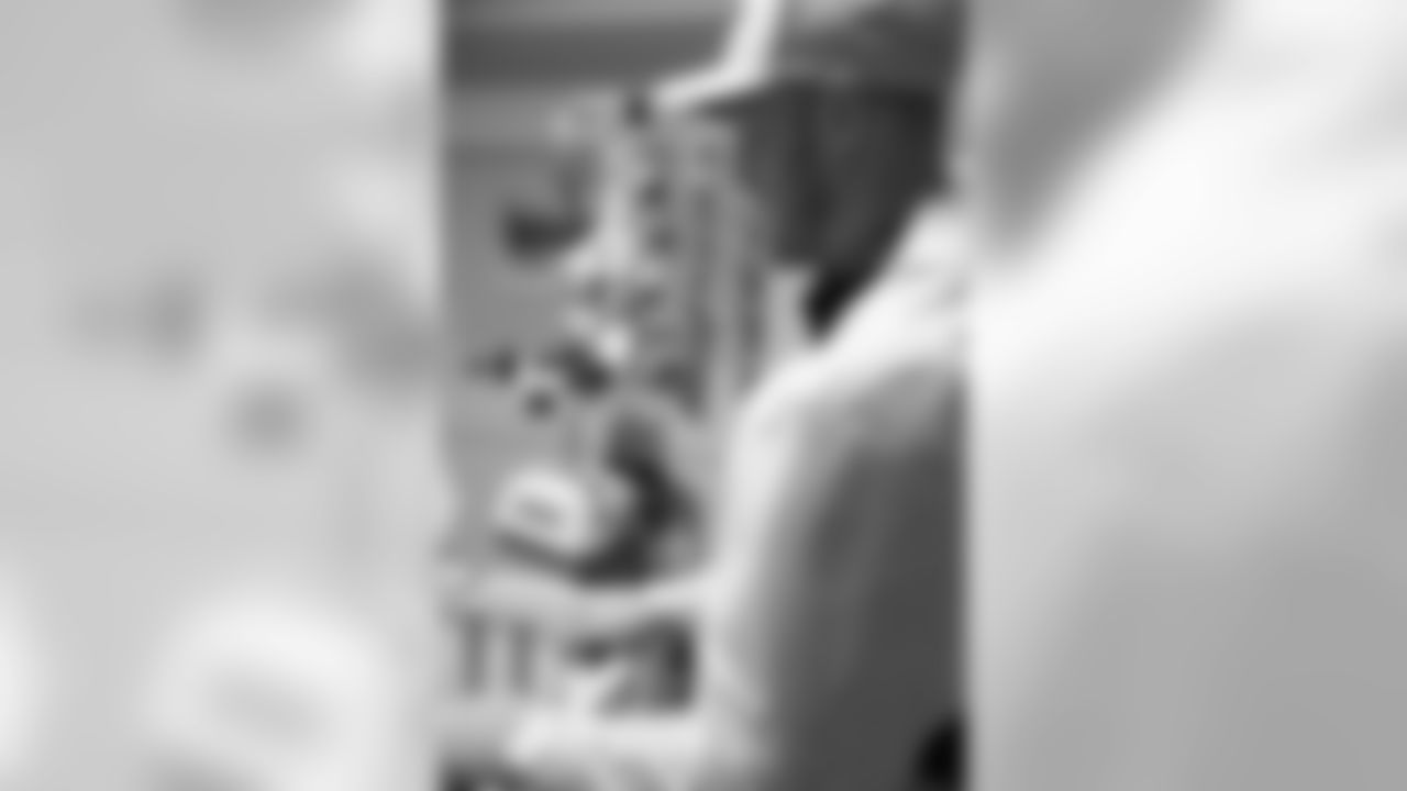2018_1120_CR_HolidayHuddleThanksgiving_0012
