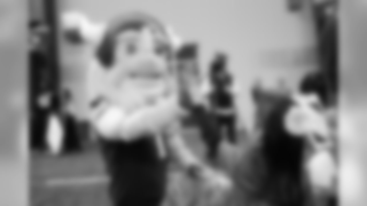 2018_1204_CR_AdoptionFunFest_0048