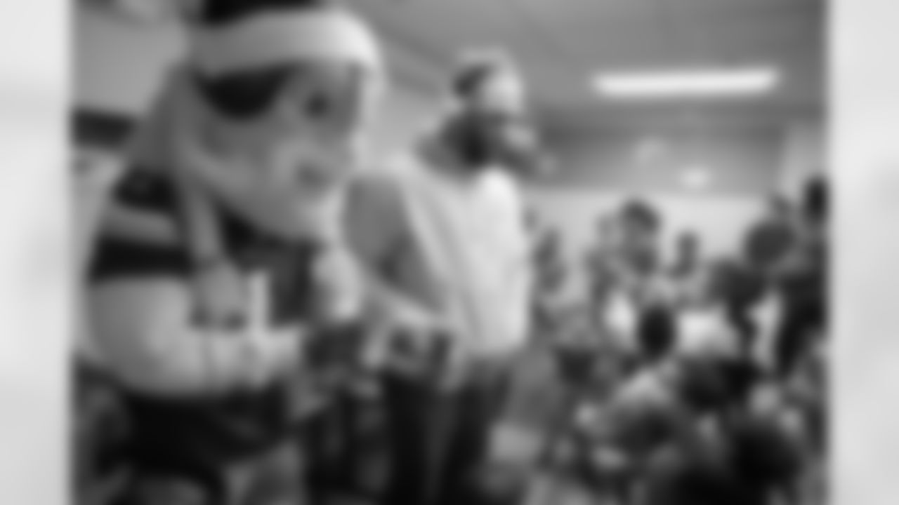 2019_1209_CR_BarrHolidayParty_0125