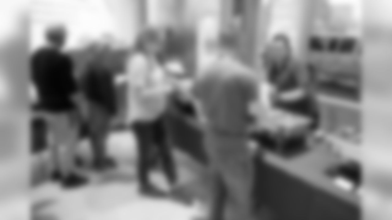 2018_1120_CR_HolidayHuddleThanksgiving_0026