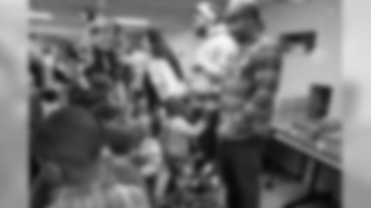 20191209_AnthonyBarrsHolidayParty_115