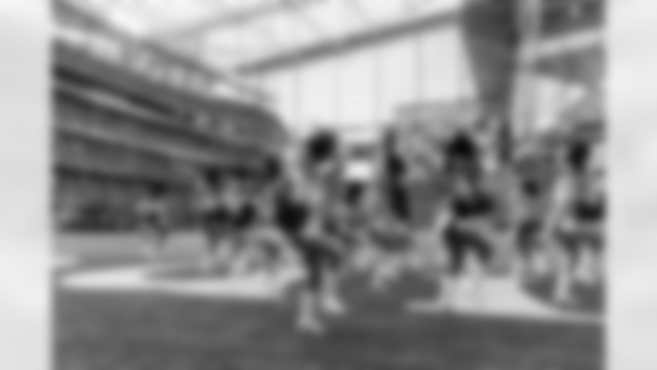 Cheerleaders82